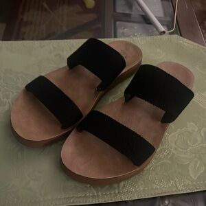 5.-Time And Tru Sandals